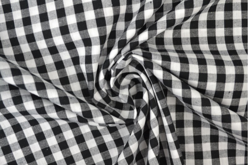 Cotton gingham checks 6.5 mm 160-13 black