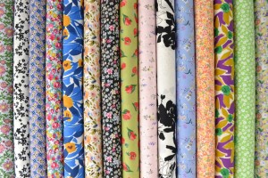 Cotton Poplin Prints flowered 4/4
