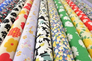 Cotton Poplin Prints flowered 4/4