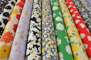 Cotton Poplin Prints flowered 4/4