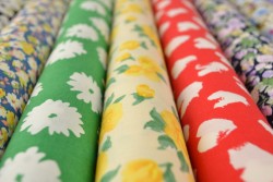 Cotton Poplin Prints flowered 4/4