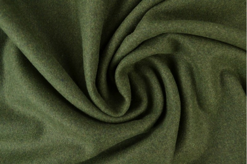 Wool 31 dark moss green