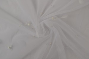 Mesh feather and pearls...