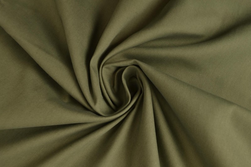 Cotton poplin 33 dark moss green