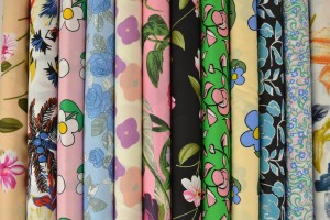 Cotton Poplin Prints flowered 1/2